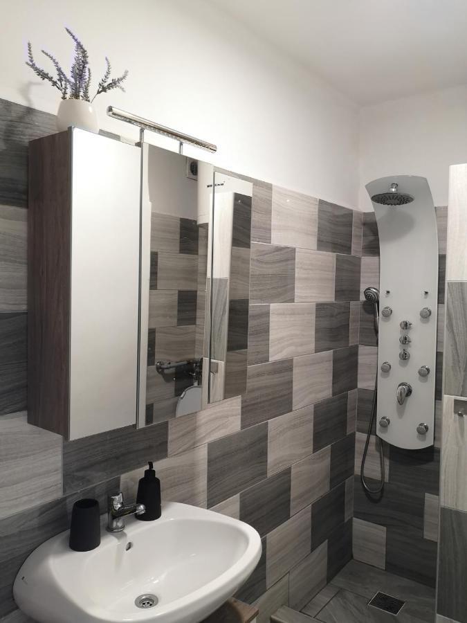 Dorka Apartman ボニャルツバシュ エクステリア 写真