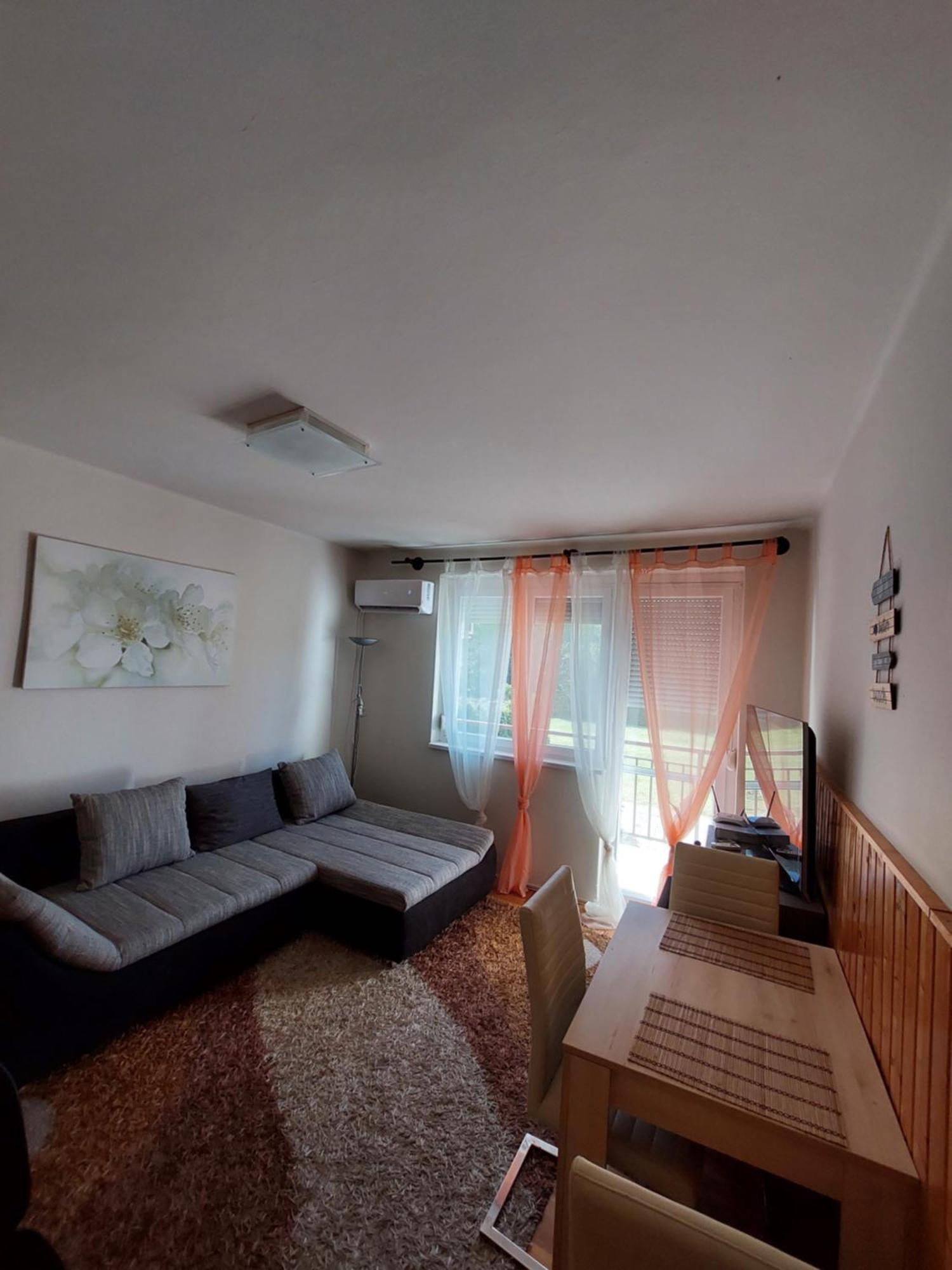 Dorka Apartman ボニャルツバシュ エクステリア 写真