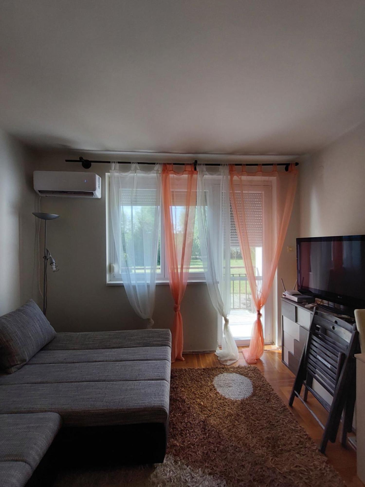 Dorka Apartman ボニャルツバシュ エクステリア 写真